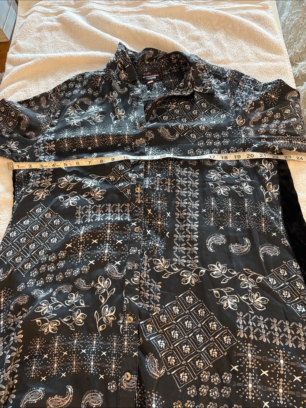 Johnny Was Workshop 100% Silk Embroidered plush Velvet Blouse/Tunic. Worn once - Picture 12 of 15